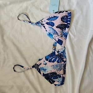 Cupshe Blue and Pink Leaf Bikini Top